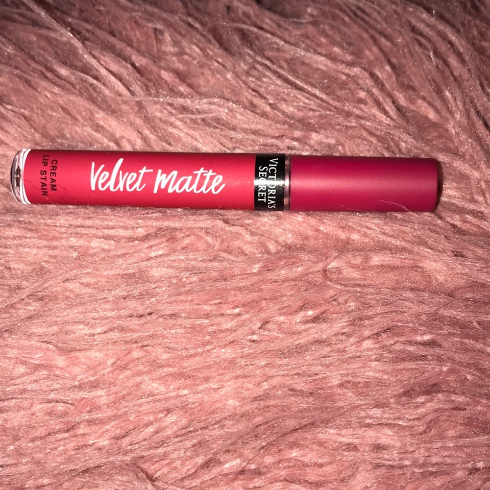 Cream lip stain